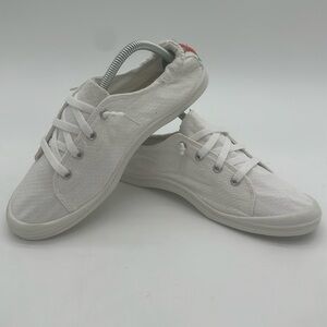 Time and Tru Womens Memory Foam Canvas Sneakers Shoes Size 9.5 White Non Marking